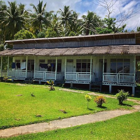 Pristine Paradise Dive Resort - Togean Islands, Una Una Pulau Unauna Buitenkant foto