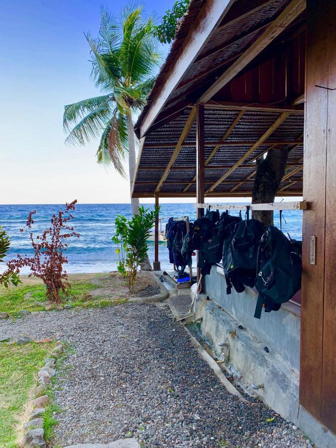 Pristine Paradise Dive Resort - Togean Islands, Una Una Pulau Unauna Buitenkant foto
