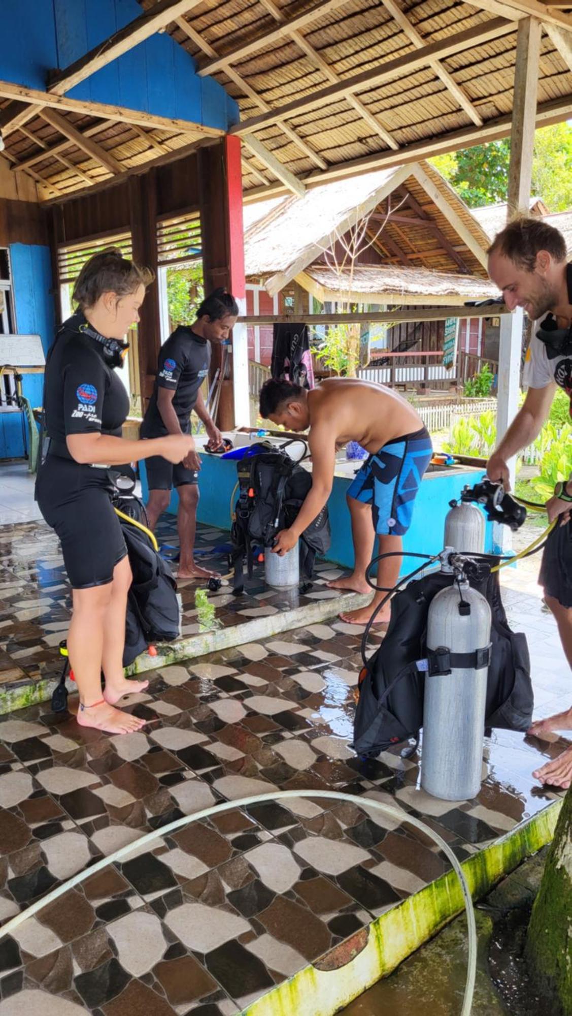 Pristine Paradise Dive Resort - Togean Islands, Una Una Pulau Unauna Buitenkant foto
