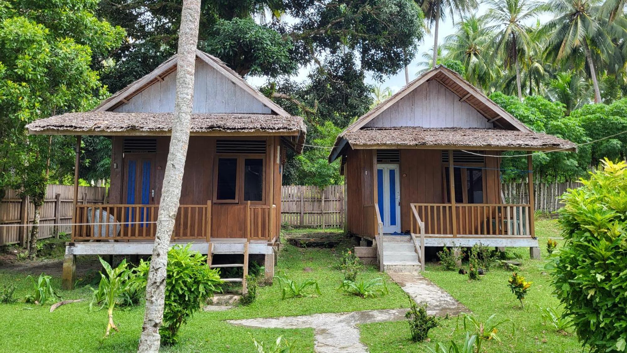 Pristine Paradise Dive Resort - Togean Islands, Una Una Pulau Unauna Buitenkant foto